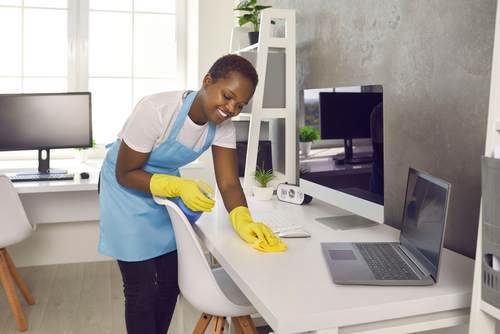 How Should An Apartment Be Prepared Before Cleaning Staff Arrive?